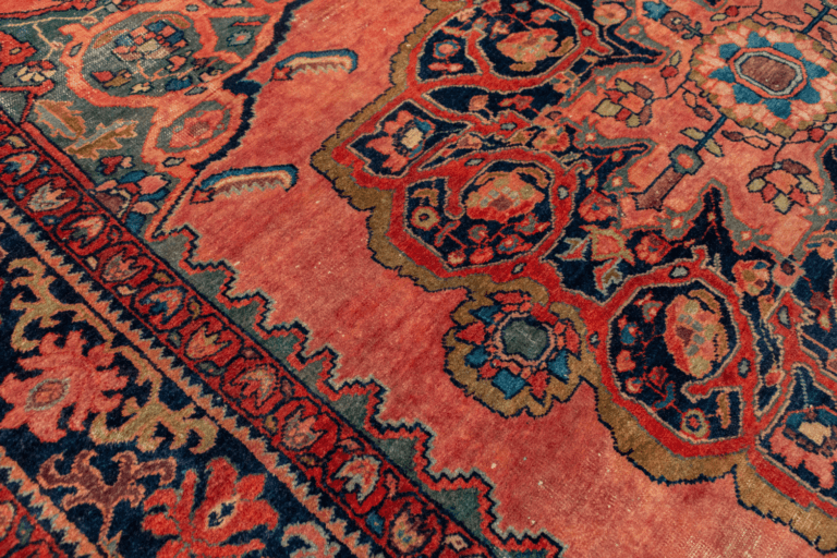 How Was the Salmon-Pink Colour of the Ancient Sarouk Rugs Made?